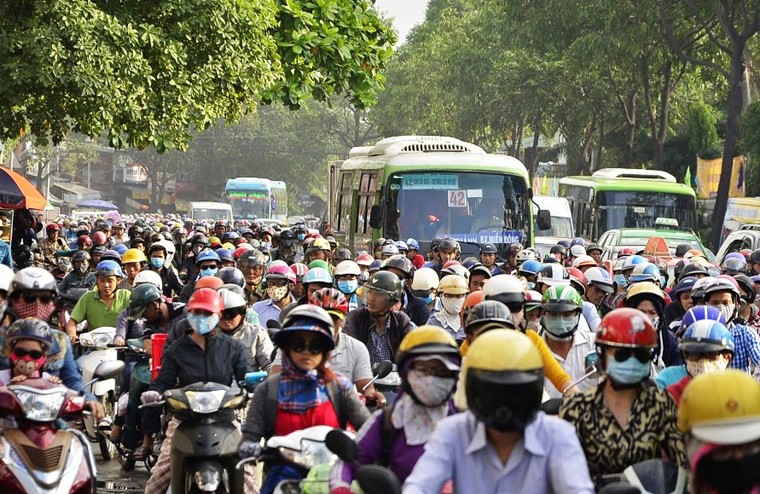 Nhieu tuyen duong Sai Gon ket cung sang dau tuan sau nghi Tet